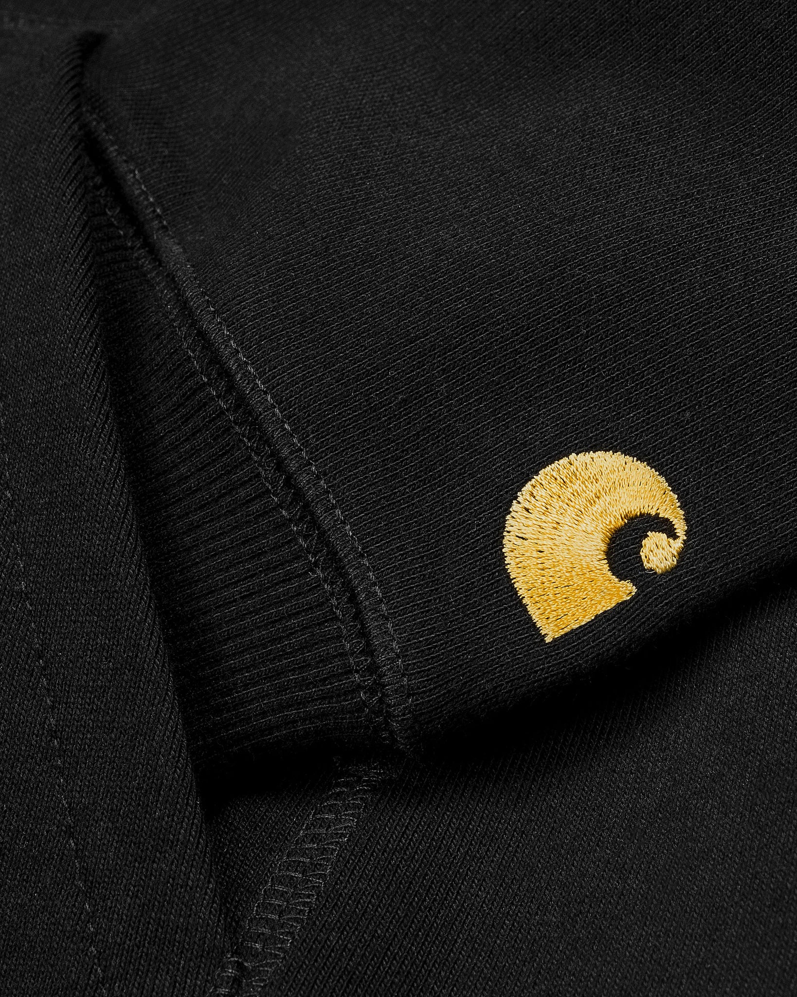 Hooded Chase Sweatshirt - Black/Gold